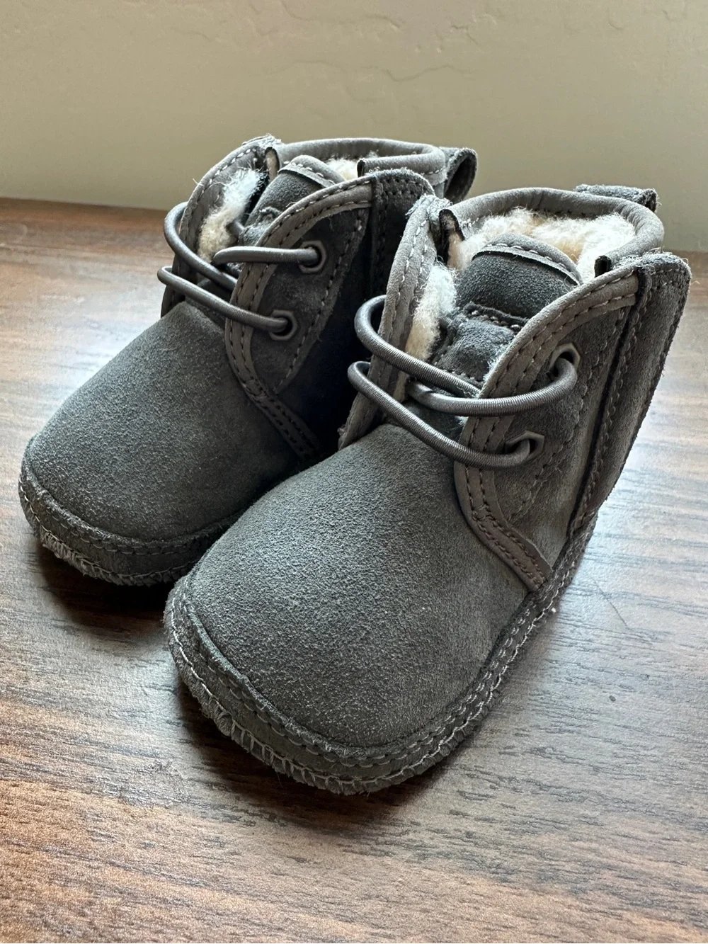 UGG baby neumel